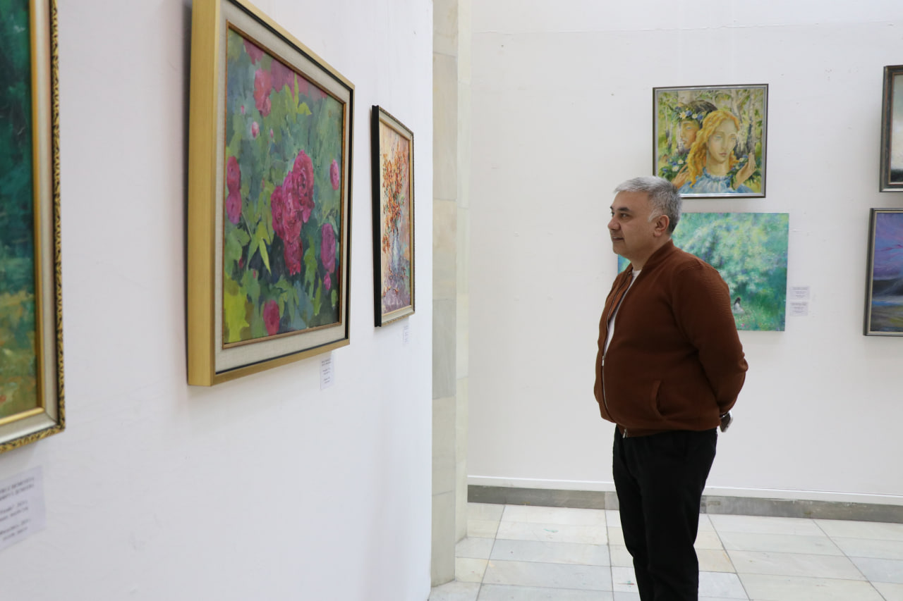 В Центральном выставочном зале открылась Республиканская художественная выставка «Весенний вернисаж»