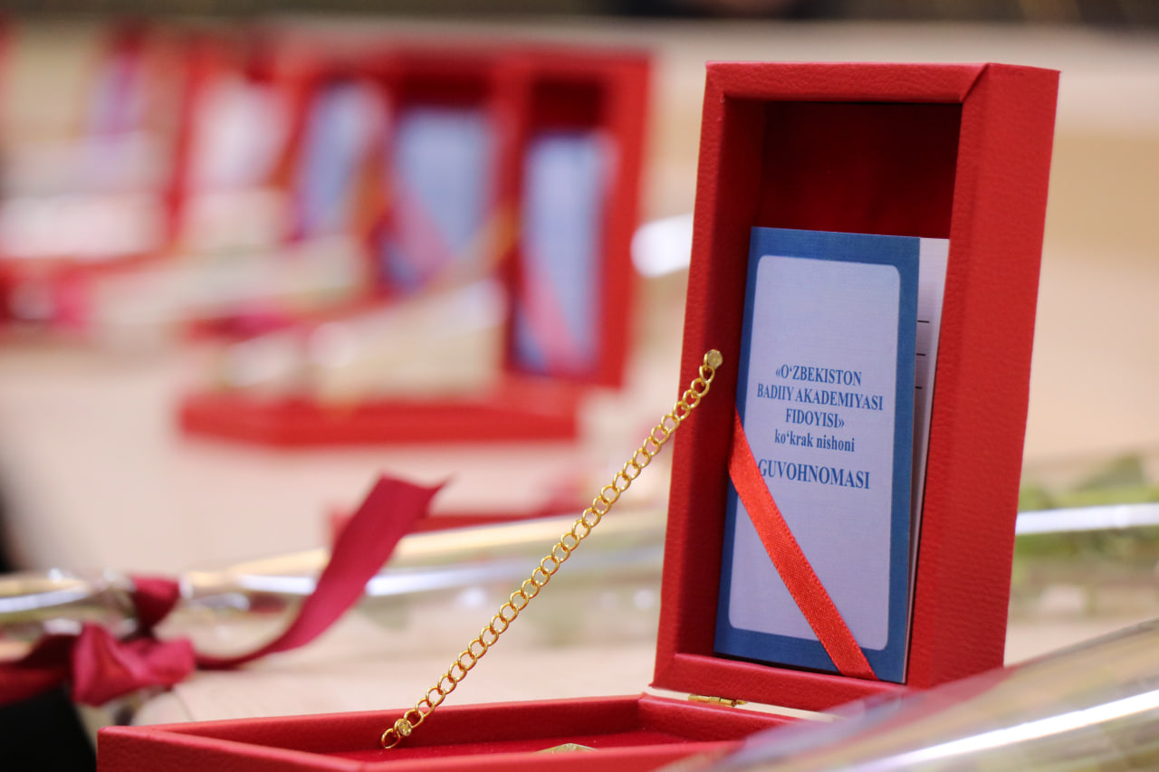 O‘zbekiston Badiiy akademiyasi xotin-qizlarini taqdirladi