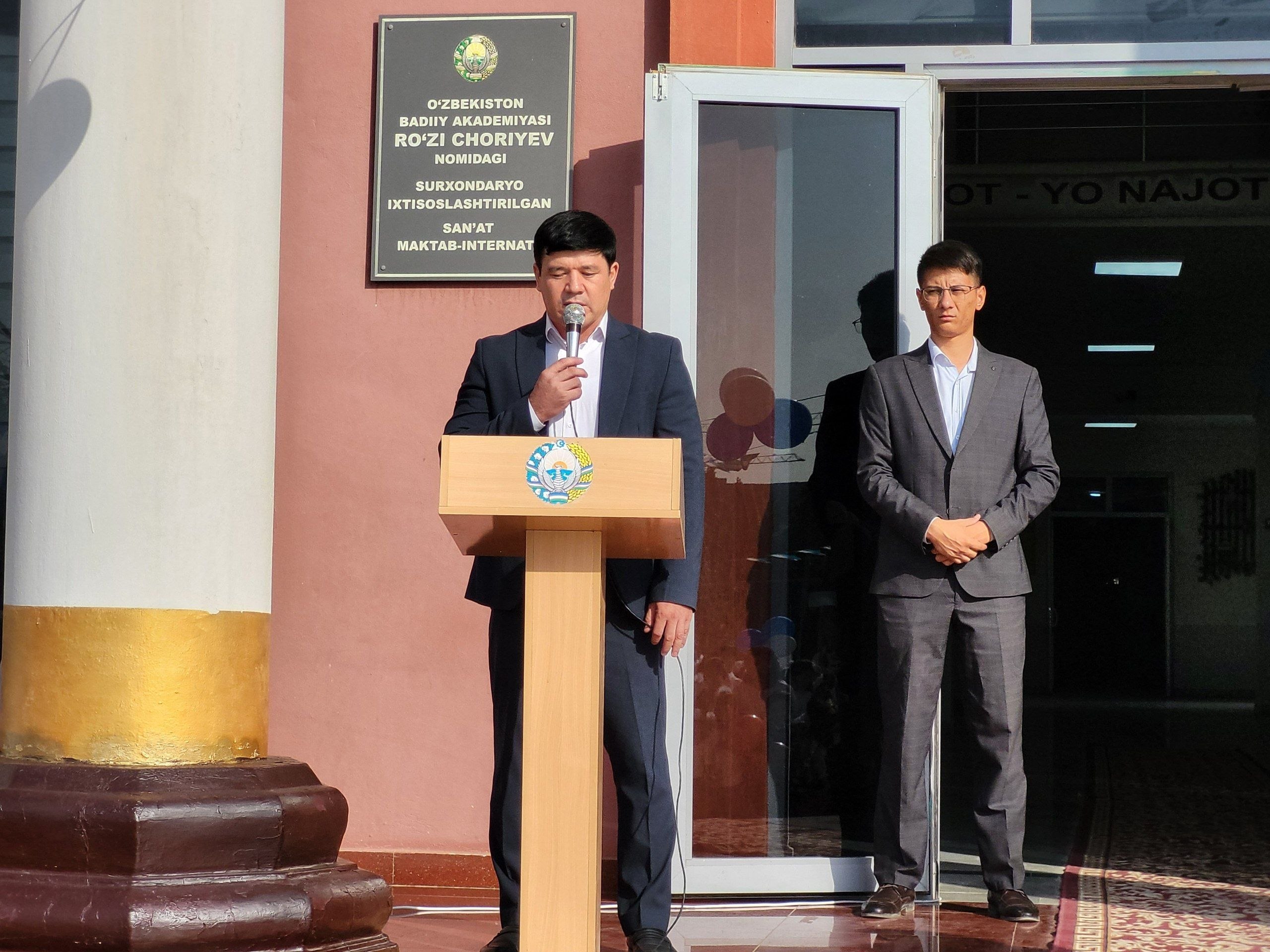 Ro‘zi Choriyev nomidagi Surxondaryo ixtisoslashtirilgan san’at maktab-internatida “Birinchi qo‘ng‘iroq” tadbiri bo‘lib o‘tdi