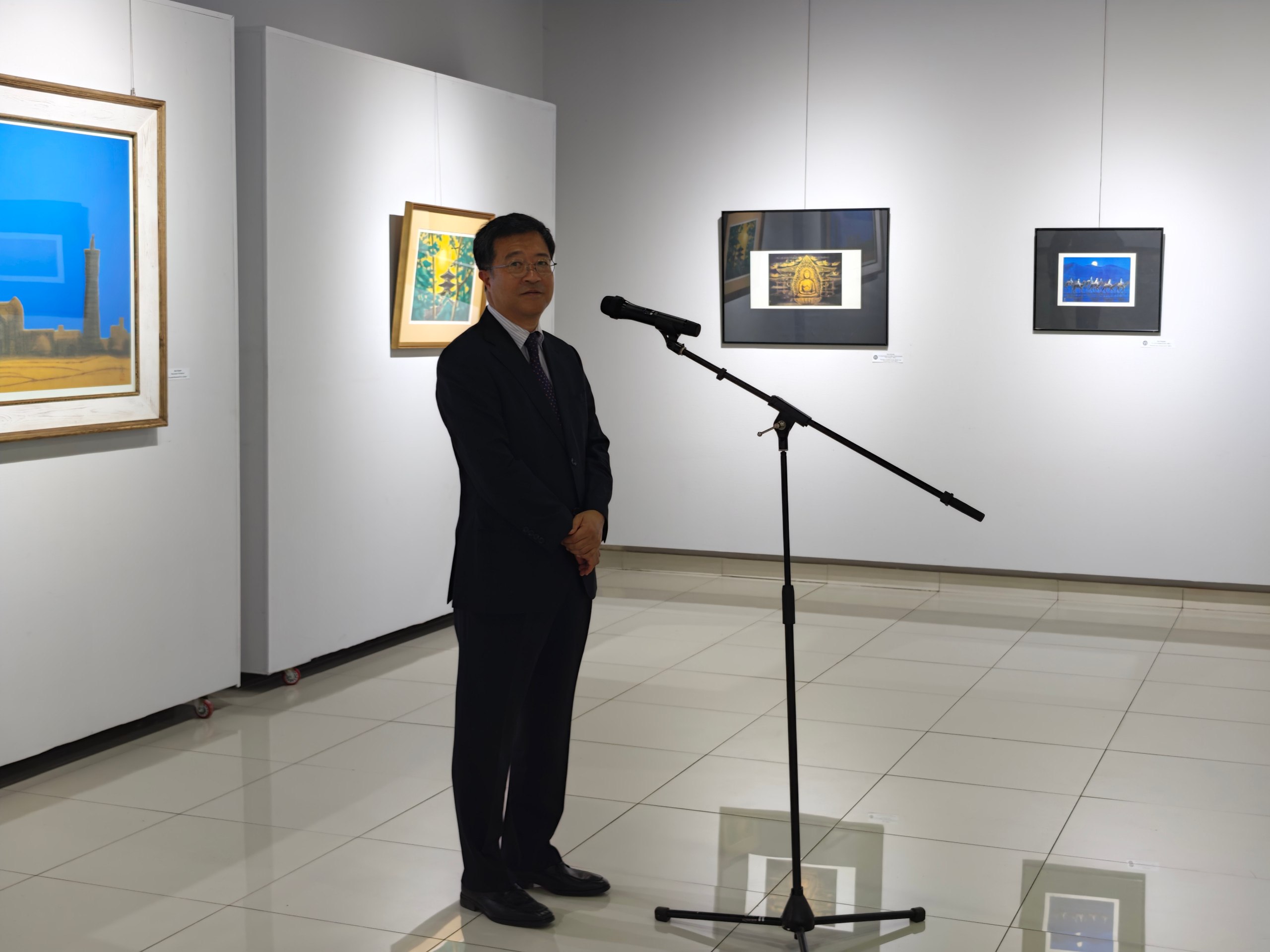Ikuo Xirayamaning “Buyuk Ipak yo‘li bo‘ylab” ko‘rgazmasi