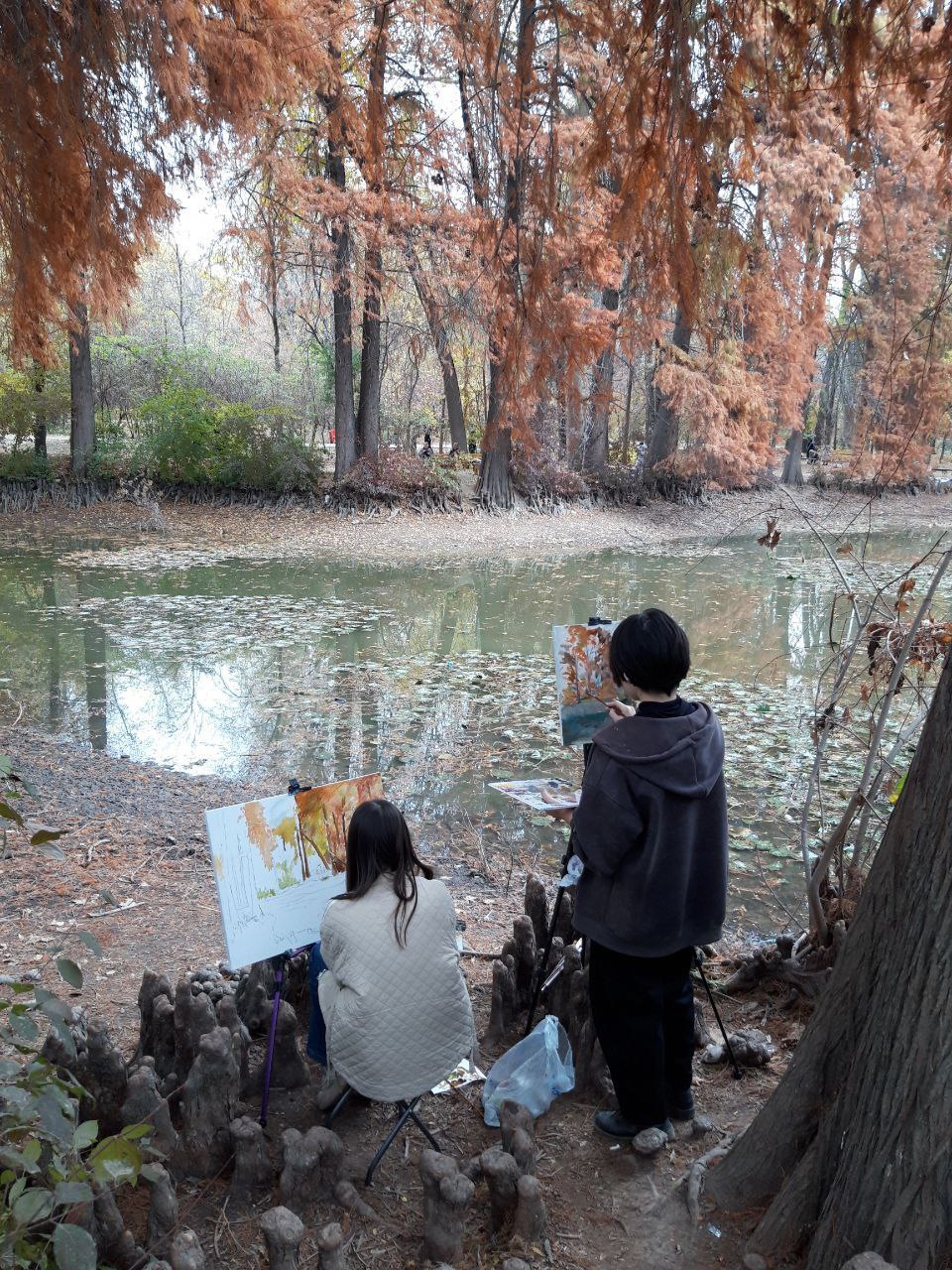 Botanika bog‘ida “Kuz tarovati” mavzusida — “Ustoz va shogird” an’anasi asosida plener