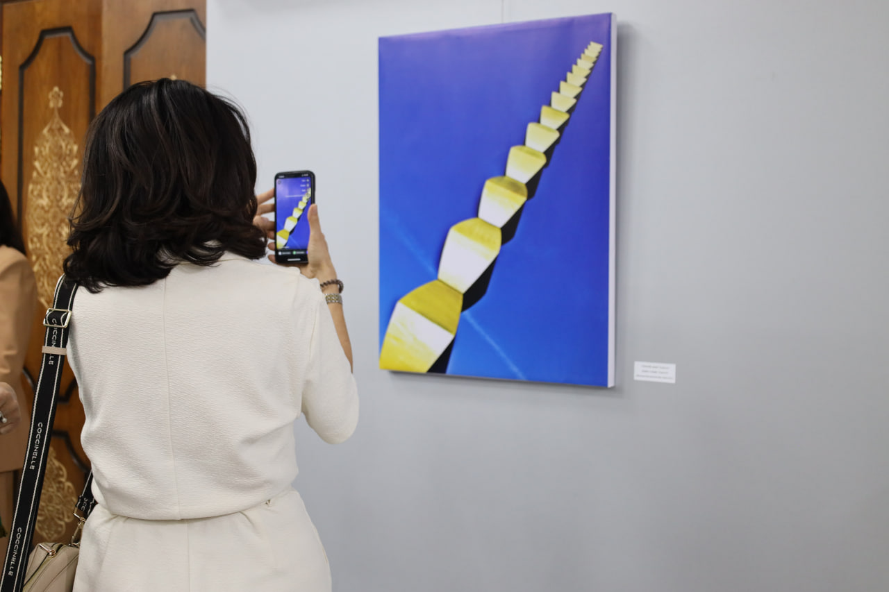 “Tirgu-Jiudagi ‘Qahramonlar yo‘li’ mahobatli ansambli” nomli fotoko‘rgazma ochildi.