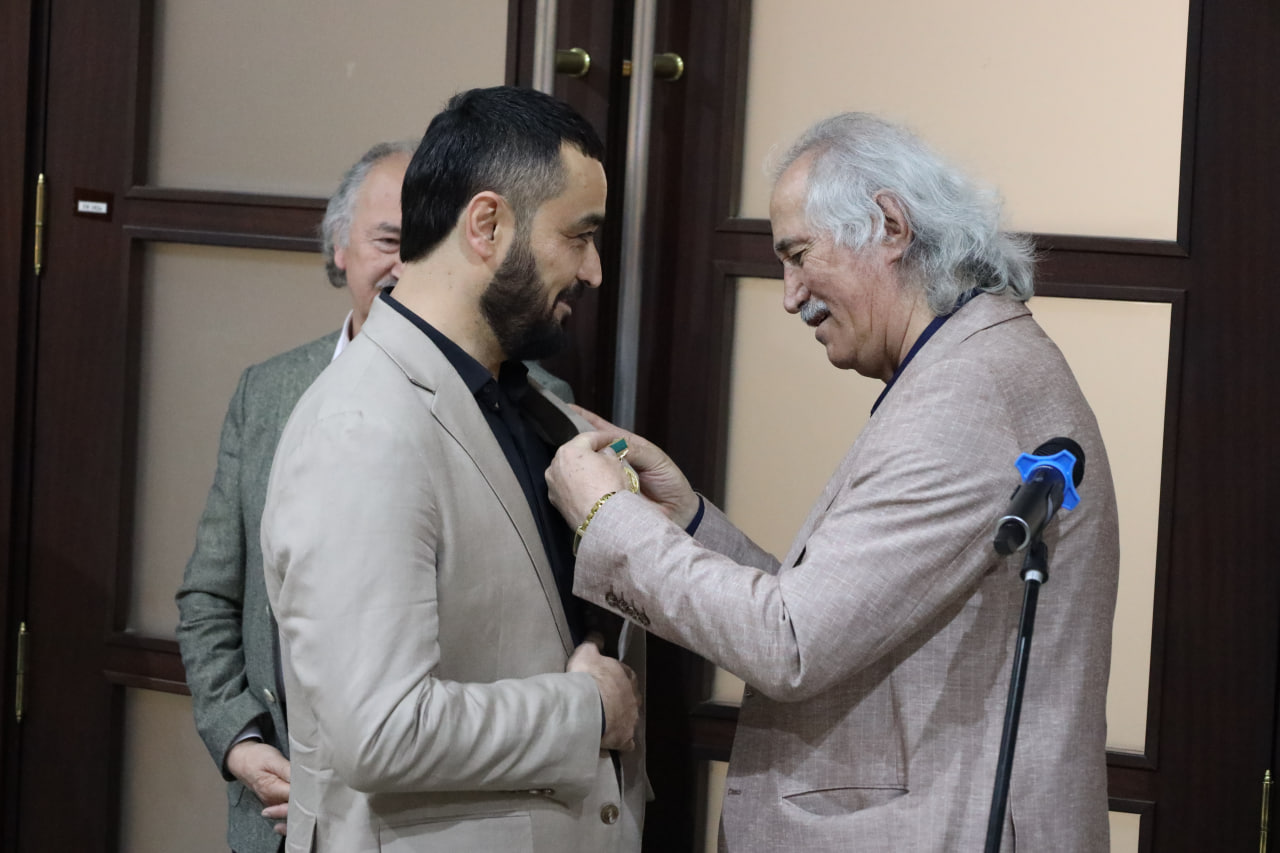 Nuriddin Isayev va Axmad Isoyevning birgalikdagi “Yurak urishi (Pulse)” nomli ko‘rgazmasi ochildi.