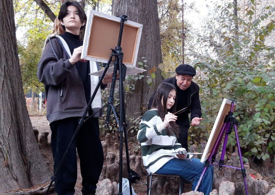 Botanika bog‘ida “Kuz tarovati” mavzusida — “Ustoz va shogird” an’anasi asosida plener