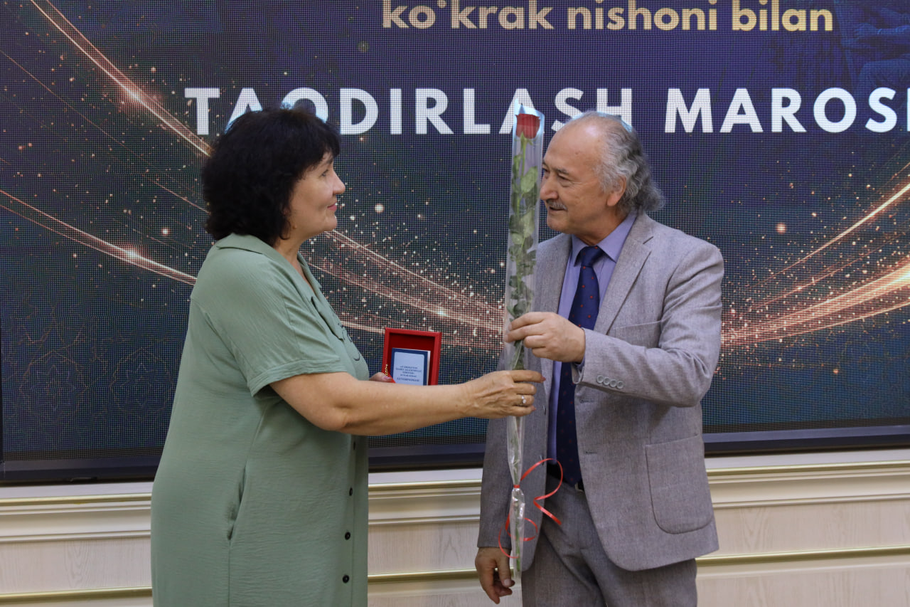 “O‘zbekiston Badiiy akademiyasi fidoyisi” ko‘krak nishoni topshirildi