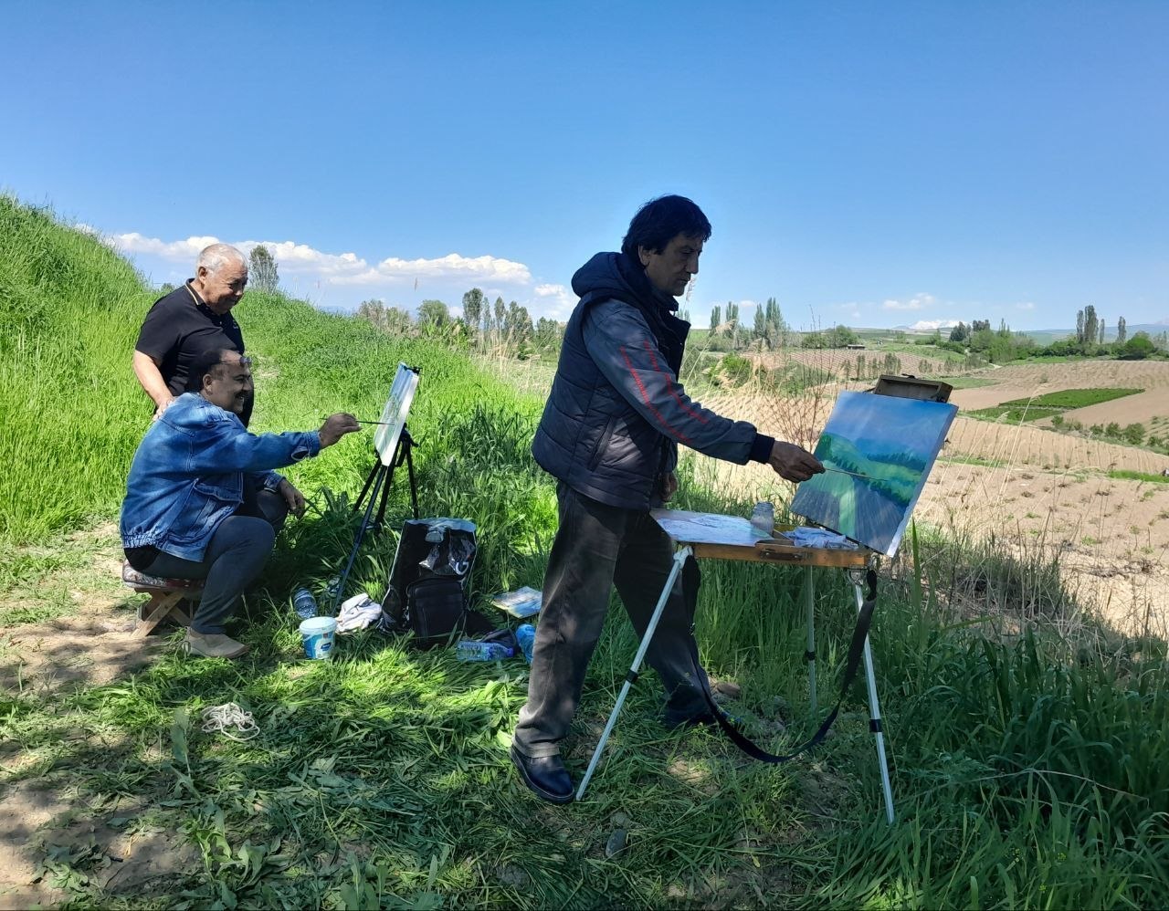 Badiiy ijodkorlar uyushmasi Toshkent viloyati bo‘limi hamda “Art-Karvon” rassomlar guruhi hamkorligida bahorgi plener tashkil etildi.