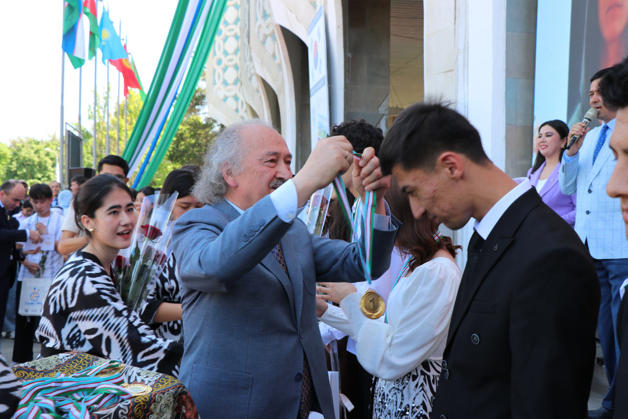 Xalqaro tasviriy va amaliy san’at festivali g'oliblariga mukofotlar topshirildi!