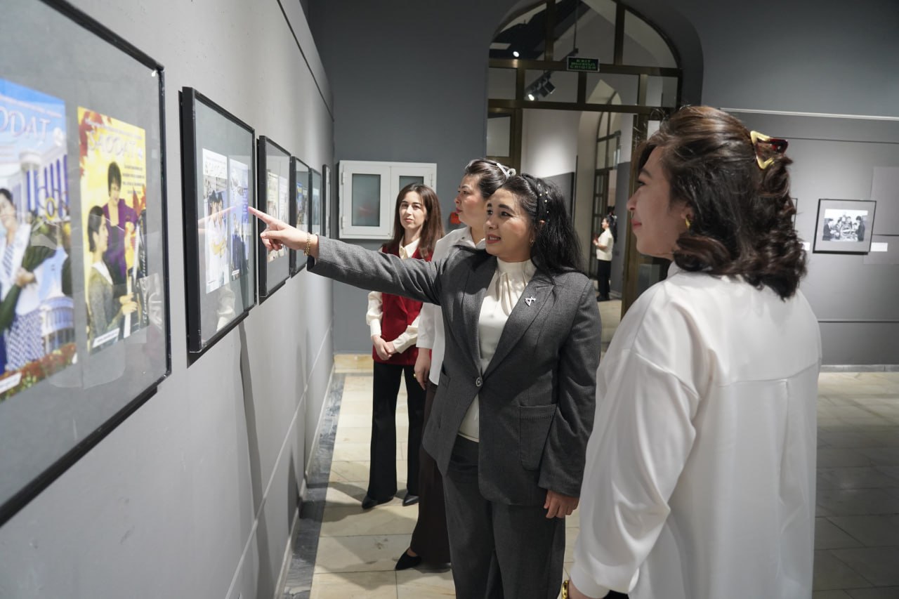 Toshkent fotosuratlar uyida “O‘zbek ayoli — o‘tmish, nafosat, kelajak ramzi” shiori ostida fotoko‘rgazma ochildi