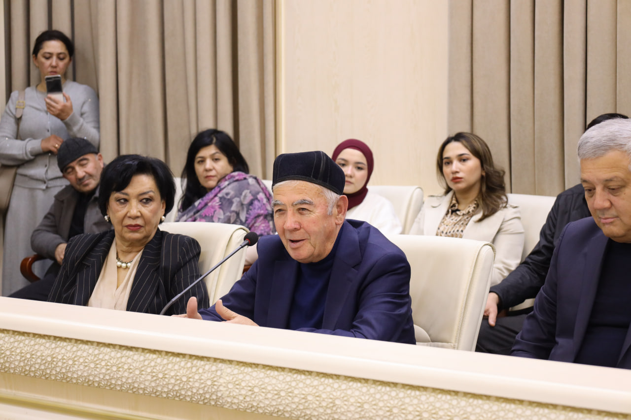 “Muxitdin Rahimov: usto, olim, ustoz” kitob-albomi taqdimoti bo‘lib o‘tdi