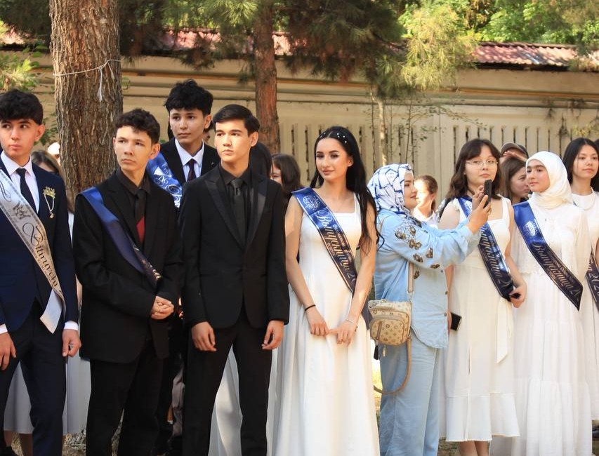 Respublika ixtisoslashtirilgan san’at maktab-internatida 2025–2026 o‘quv yilining yakuniga bag‘ishlangan ma’naviy-ma’rifiy va ijodiy tadbir tashkil etildi.