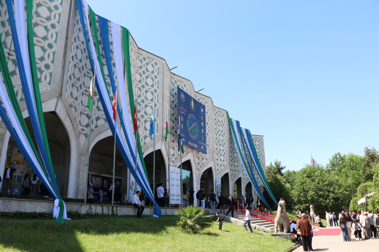 Xalqaro an’anaviy tasviriy va amaliy san’at festivalining tantanali yopilish hamda g‘oliblarni taqdirlash marosimi bo‘lib o‘tdi