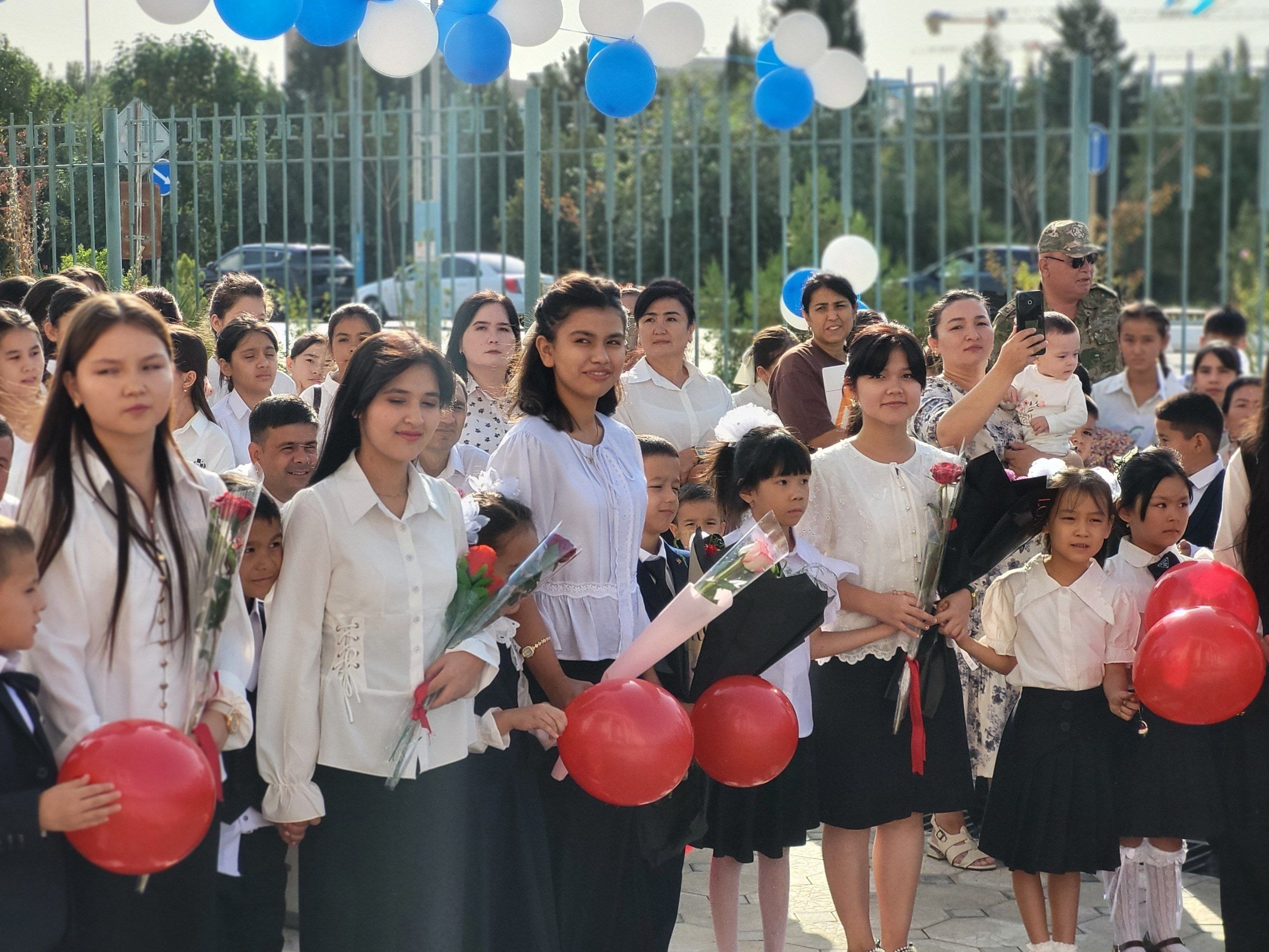 Ro‘zi Choriyev nomidagi Surxondaryo ixtisoslashtirilgan san’at maktab-internatida “Birinchi qo‘ng‘iroq” tadbiri bo‘lib o‘tdi