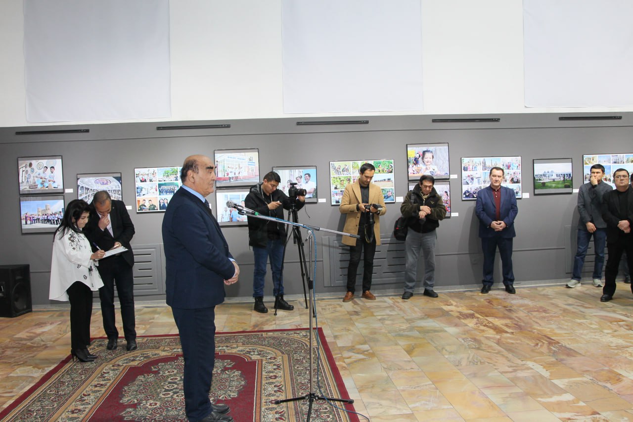 Toshkent Fotosuratlar uyida “Yangi O‘zbekiston bunyodkorlari” nomli fotoko‘rgazma ochildi.