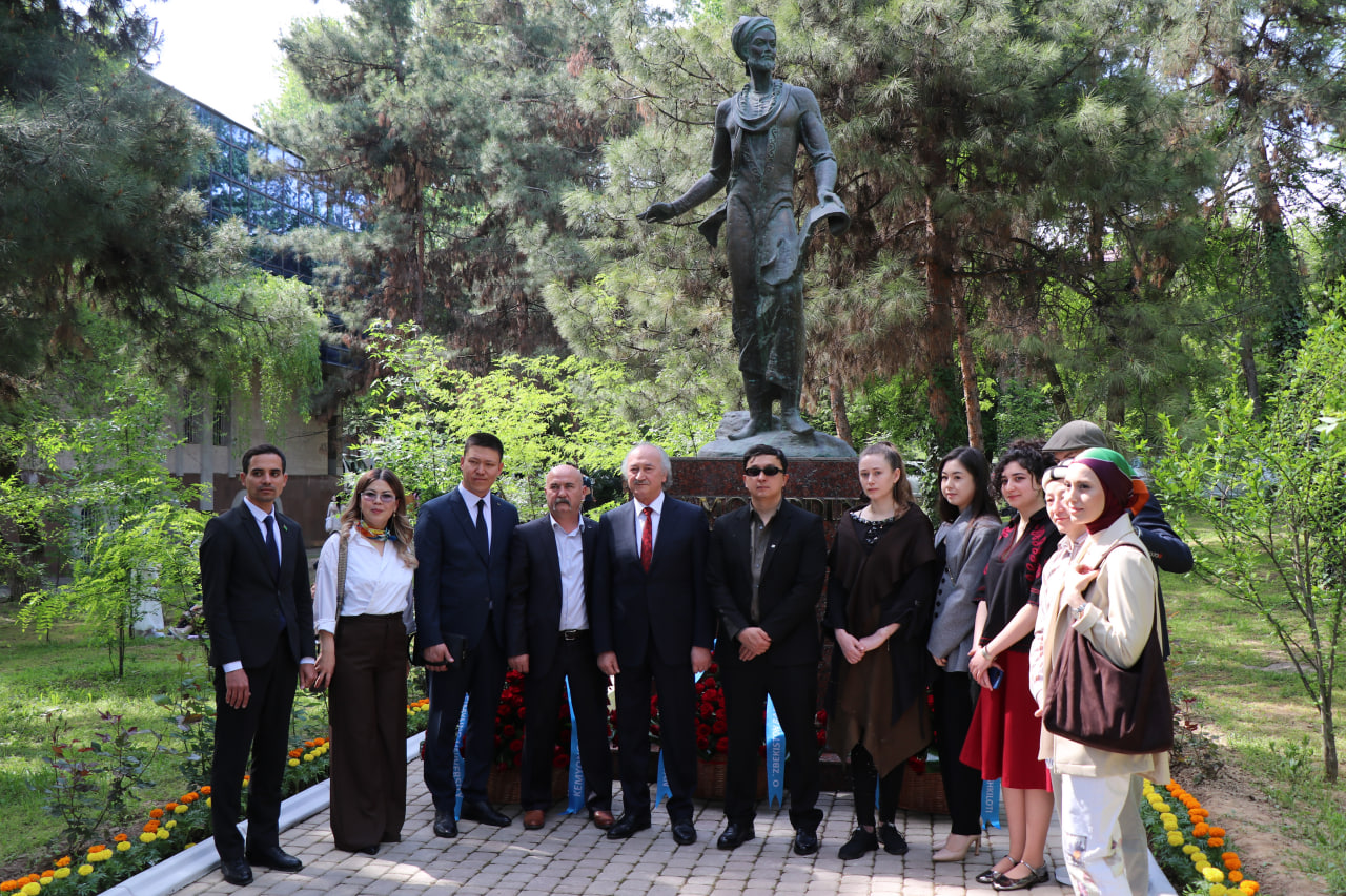 Bugun Respublikamizda tasviriy sanʼat bayrami boshlandi.