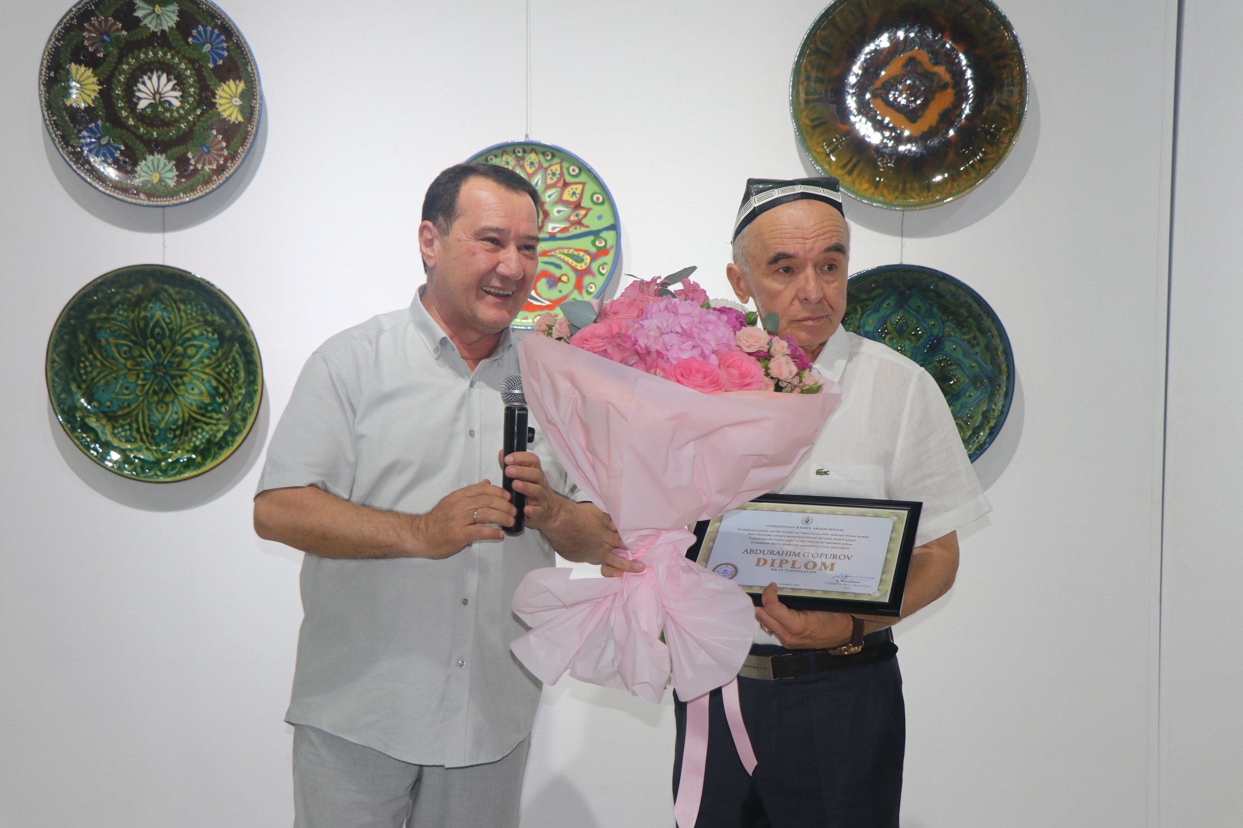 Kulol Abdurahim G'ofurovning “LAGANDAGI BO'YOQLAR RAQSI” nomli shaxsiy ko'rgazmasi