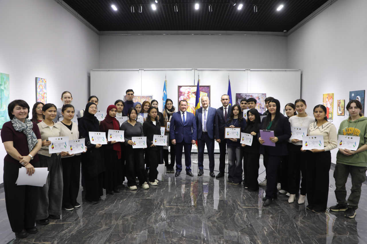 Открылась выставка «Вдохновлённые румынскими национальными костюмами», посвящённая 30-летию установления дипломатических отношений между Узбекистаном и Румынией.