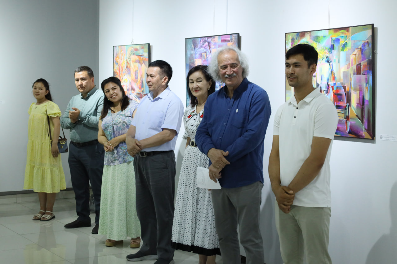 The opening of the group exhibition of artists of the Jizzakh region took place in the Ikuo Hirayama International Culture Caravan Palace of the Uzbeksiton Academy of Arts.
